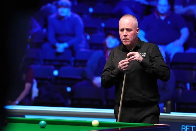 球星关键球命中后转身太霸气